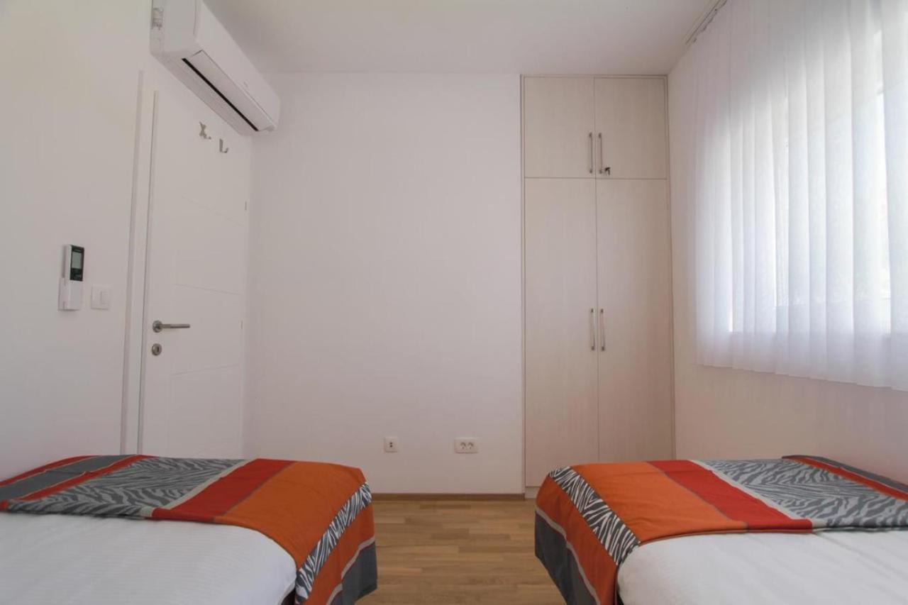 Apartment Gina Trogir Exterior photo