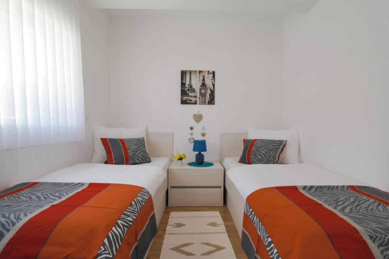 Apartment Gina Trogir Exterior photo
